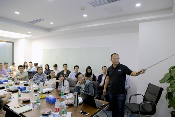 深圳市物联网产业协会举办首次“物联网产业大讲堂”