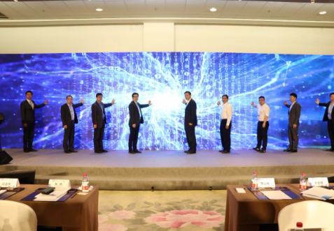 中国联通正式发布了5本5G+智慧交通系列白皮书